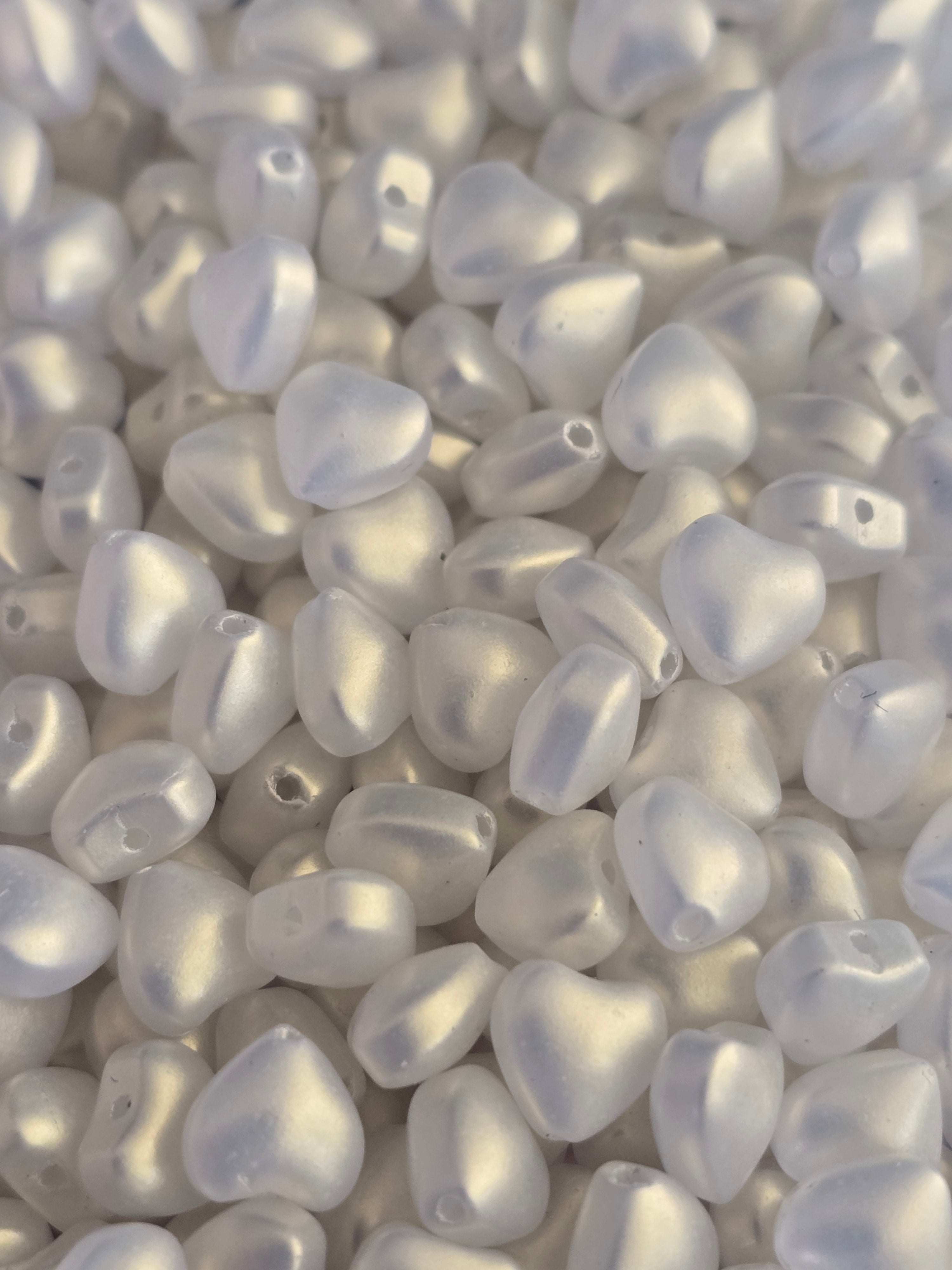 8mm Glass Heart beads - 25g for £1.40