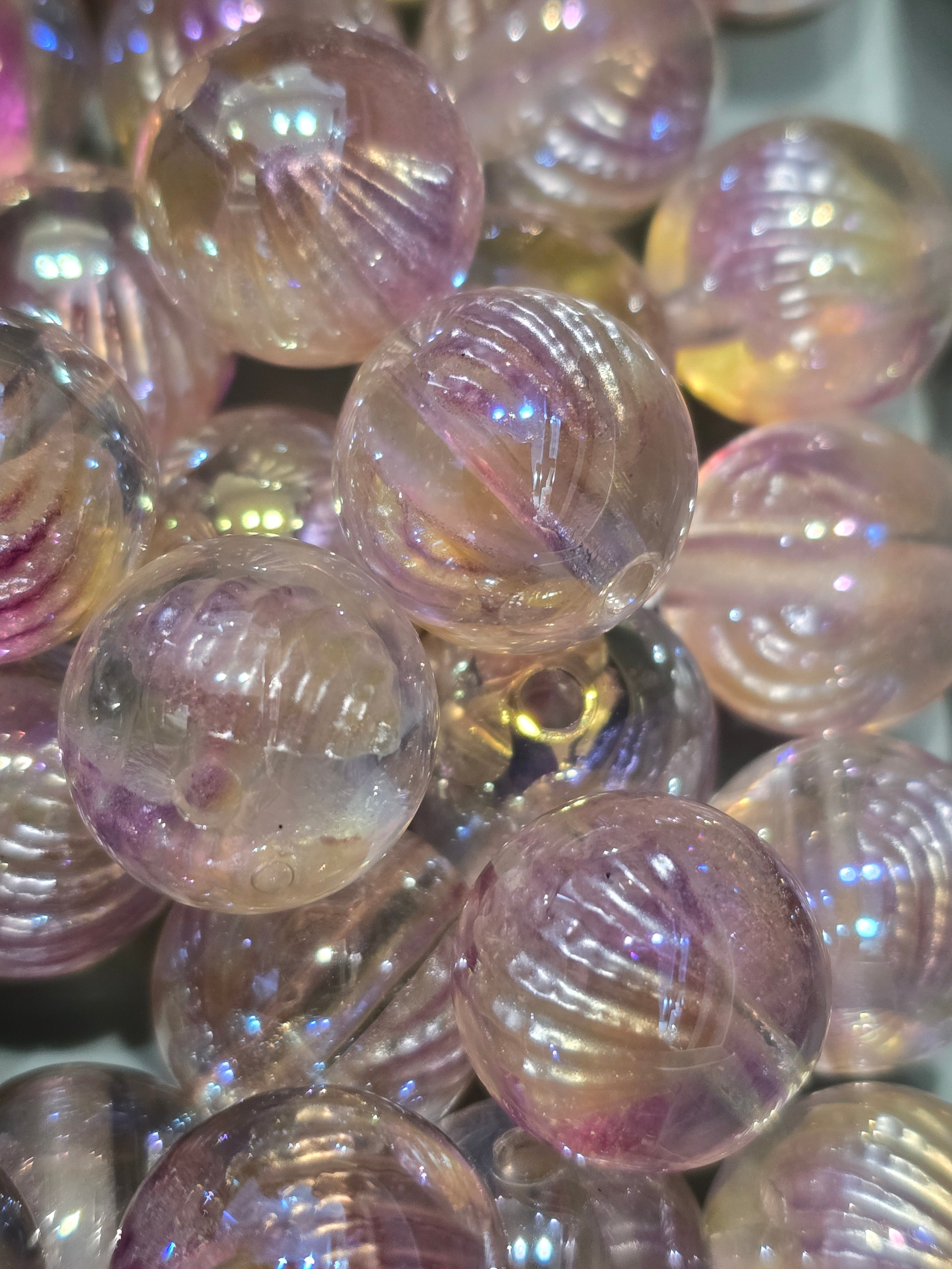 16mm resin beads with shell detail inside - set of 5