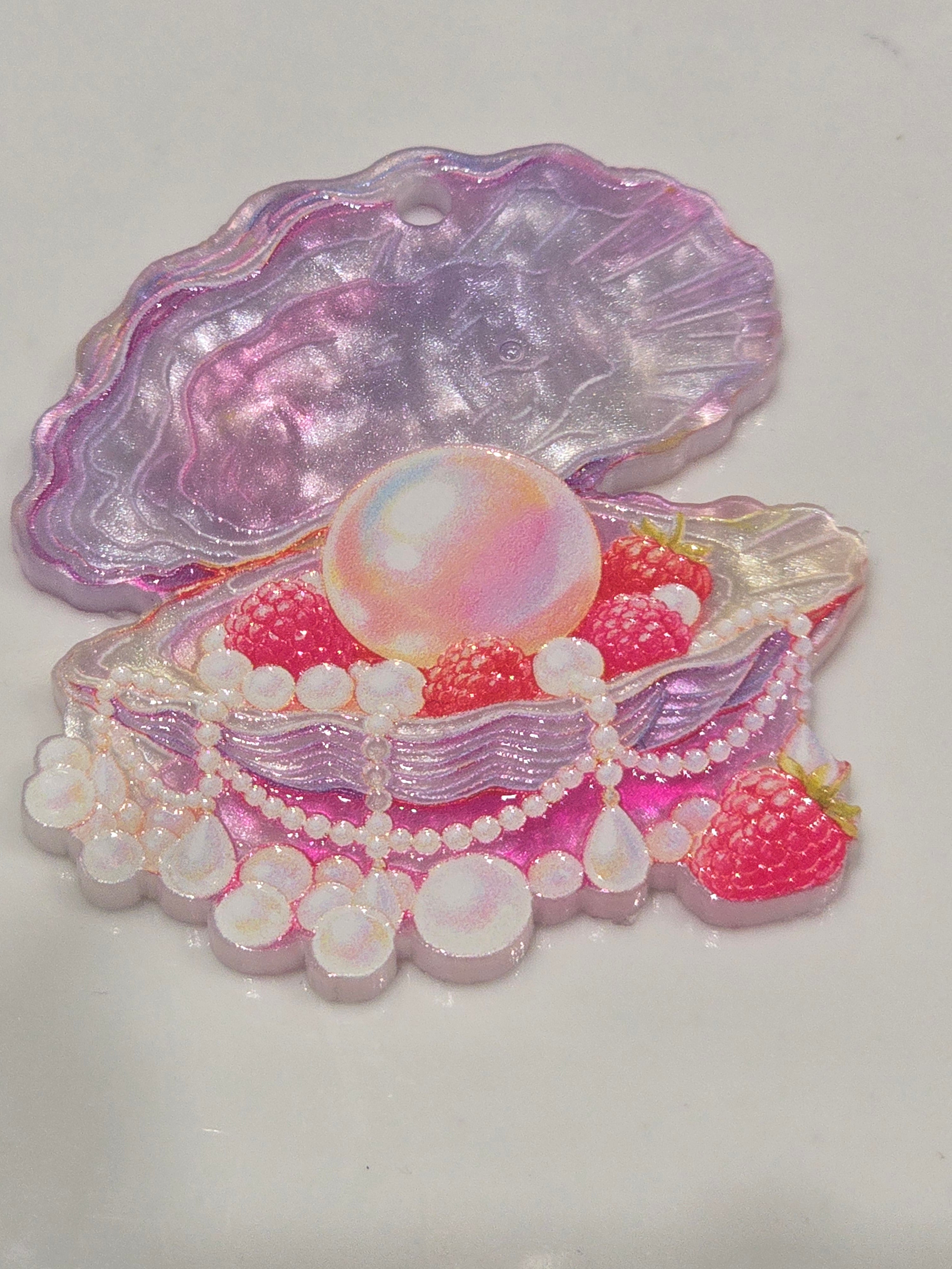 Shell shaped acrylic tag