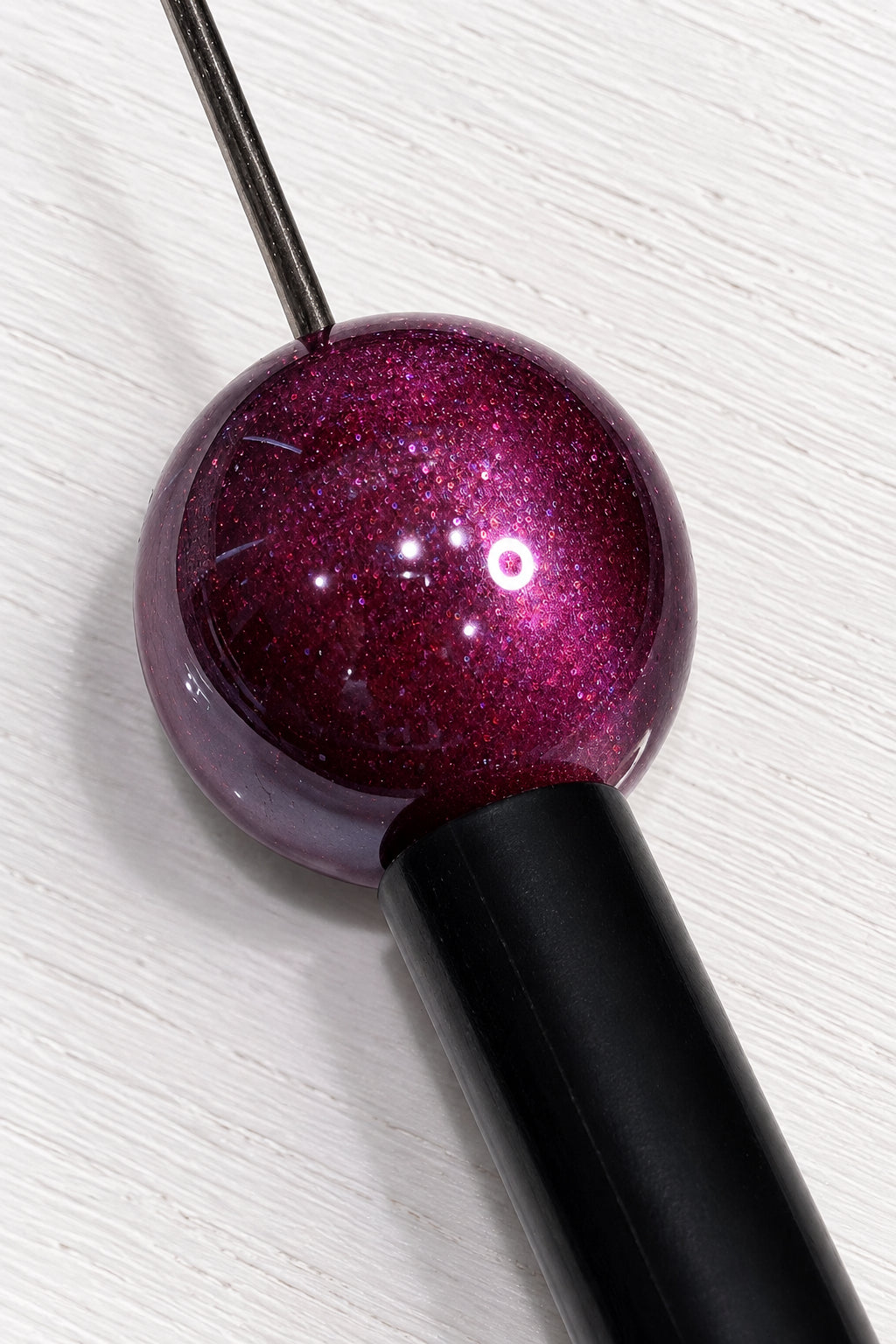 25mm resin bead in a magenta colour