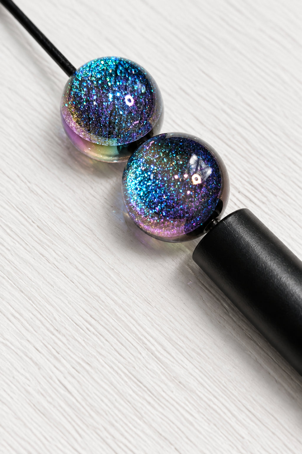 Black 16mm resin beads 