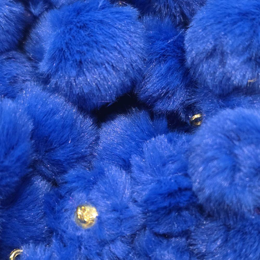 Fluffy pendants - set of 10